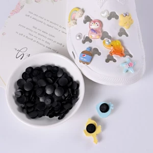 SET CÁI NÚT NHỰA ĐEN GÂN DÉP CROSS, GẮN CHARM