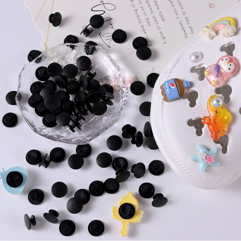 SET CÁI NÚT NHỰA ĐEN GÂN DÉP CROSS, GẮN CHARM