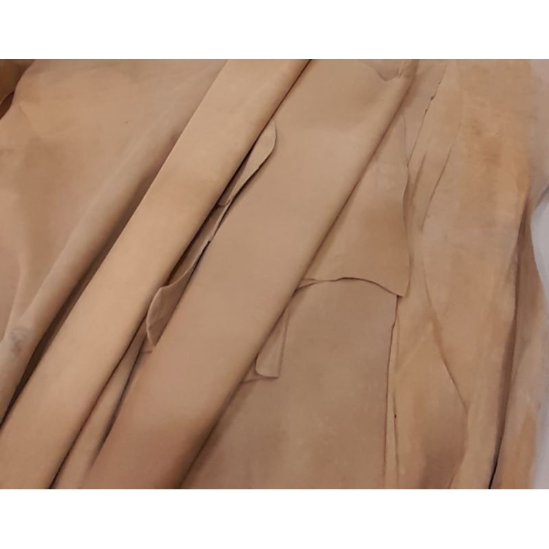 Da lộn beige