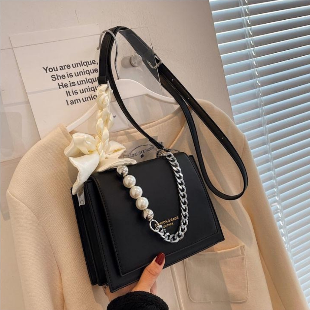 Túi Đeo Chéo, Túi Xách Nữ 2 Ngăn Dây Xích Ngọc Phối Nơ Đi Chơi Sang Trọng, Chất Da PU Cao Cấp HARA BAGS