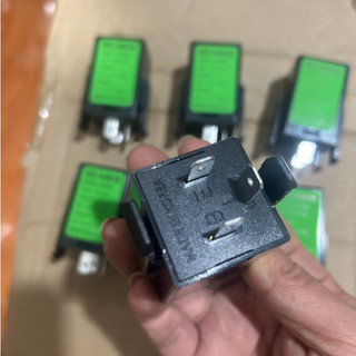 Rơ Le chớp xi nhan 3 chân Hàn Quốc cho xe Huyndai 1 tấn đến 5 tấn điện 12v,24v loại xịn, hàng chính hãng.