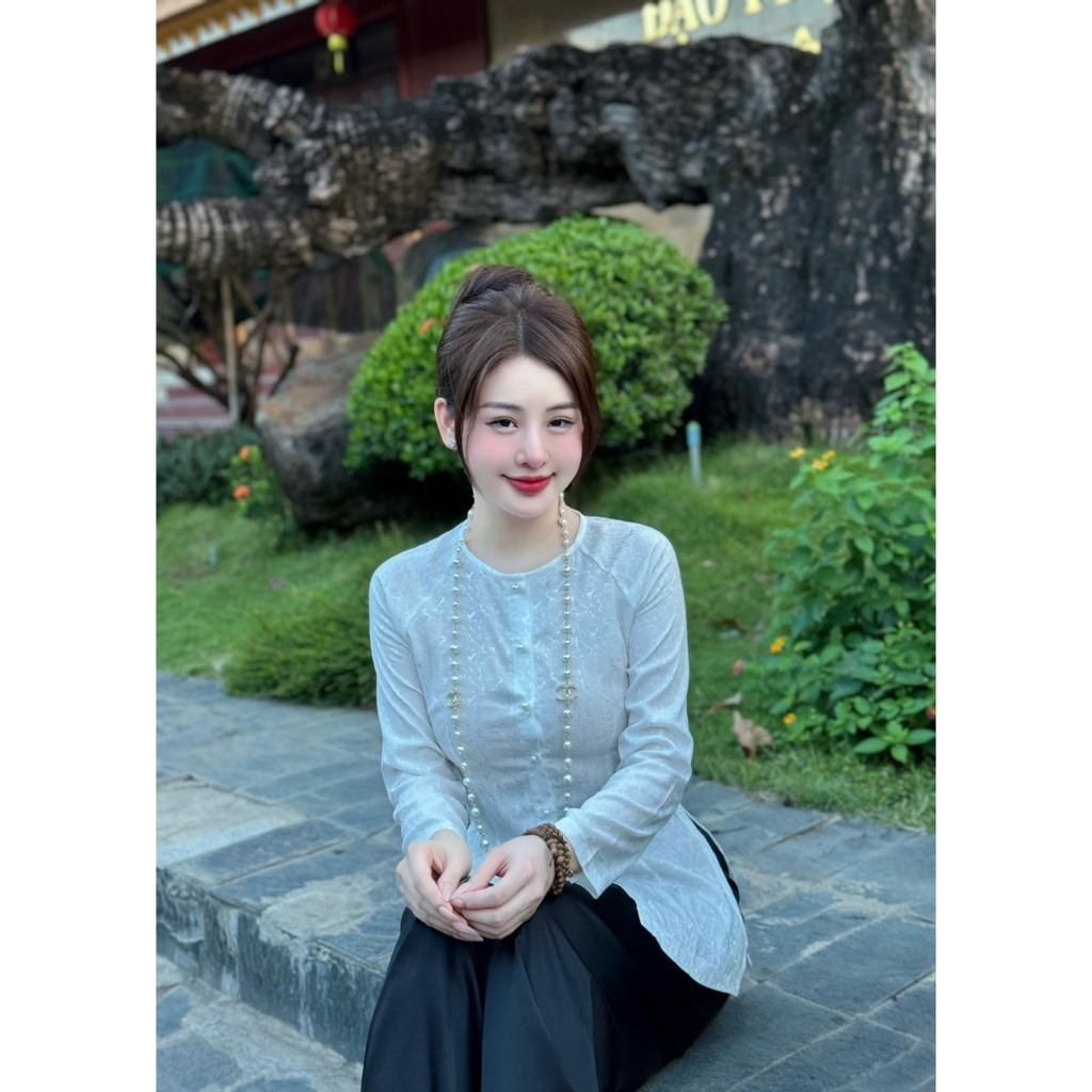 Mã Áo Lẻ - Đồ lam đi chùa nữ cổ tròn tay dài bộ pháp phục thêu hoa nhí mặc đi lễ chùa thanh lịch