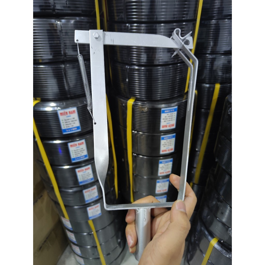 Dụng cụ cột cành sầu riêng dễ dàng , Cột dây sầu riêng tránh mưa gió bão gãy- Hệ thống tưới tự động