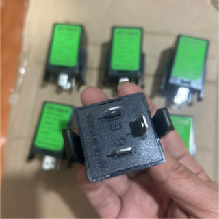 Rơ Le chớp xi nhan 3 chân Hàn Quốc cho xe Huyndai 1 tấn đến 5 tấn điện 12v,24v loại xịn, hàng chính hãng.