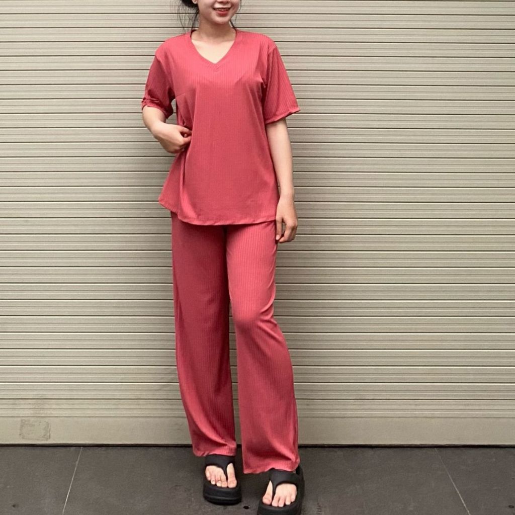 Set Đồ Nữ Đẹp Sang Chảnh Bigsize Quần Ống Suộng Rộng Thun Gân Đũa Lạnh ESHOP Đồ Bộ Nữ Áo Cổ Tim DL68