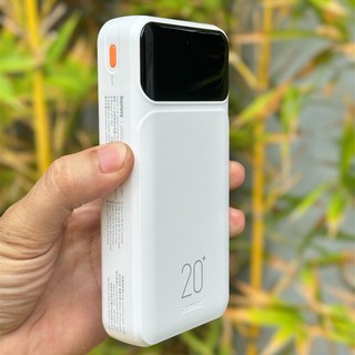 Pin Dự Phòng Remax RPP-686 20000mAh sạc iTáo 15 16 - có 3 cáp out, cáp USB in, tổng 6 cổng