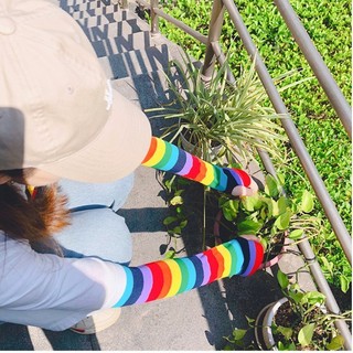 1 Cặp Tất Ống Tay LGBT Phối Màu Cầu Vồng Xinh Xắn