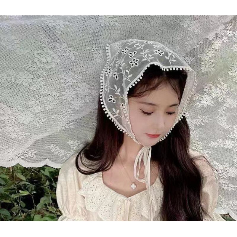 KHĂN TRÙM ĐẦU REN HÌNH TAM GIÁC XINH XẮN
