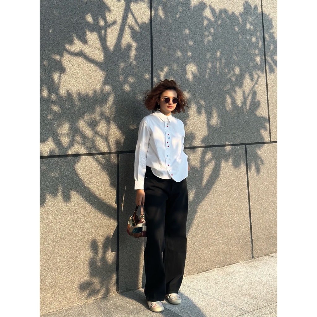 TheBlueTshirt - Áo sơ mi trắng thiết kế nhiều cúc màu sắc - Colored Buttons Shirt White Cotton - Women