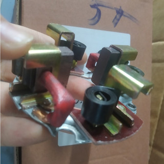 Giá than đề Huyndai 5 Tấn. (Giá 1 chiếc)