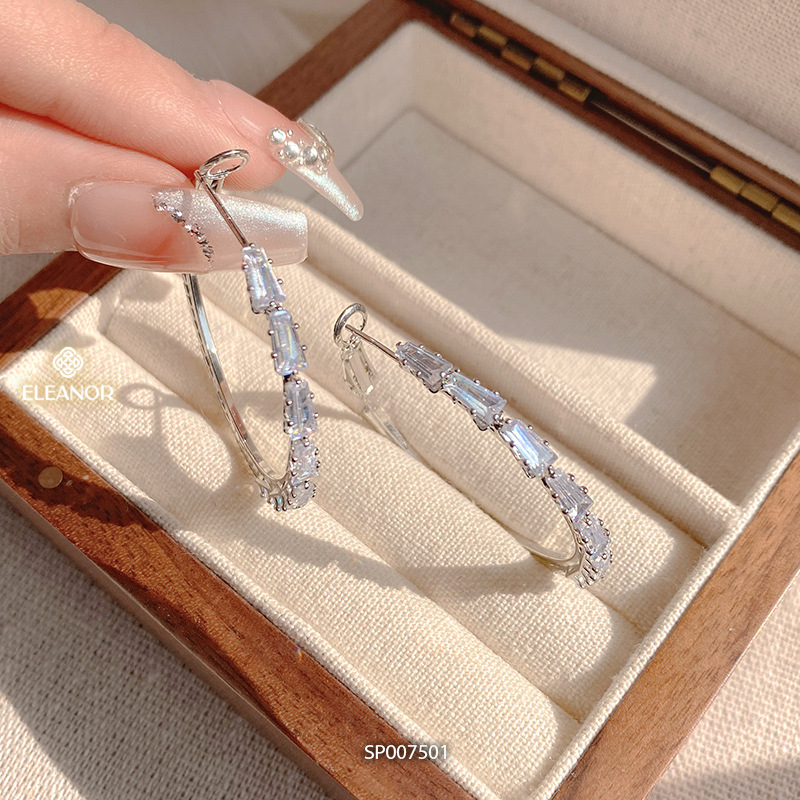 Bông tai nữ chuôi bạc 925 Eleanor Accessories khuyên tai tròn đính đá phụ kiện trang sức 7501