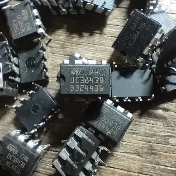 IC - UC3843BL Tháo trong Ups tg500 MSP:904 | Shopee Việt Nam