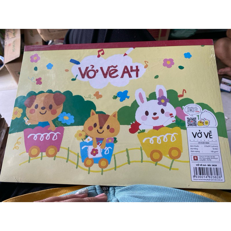 Vở vẽ A4 Hải Tiến 3828 dành cho học sinh( giao bìa ngẫu nhiên)