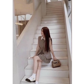Set Áo Gile Phối Cổ Trắng Mix Chân Váy Dáng Ngắn Xếp Ly Màu Nâu Tôn Dáng Sang Chảnh Đi Tiệc Chơi Đều Xinh