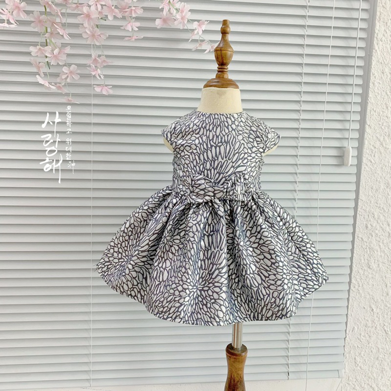 Váy Bé Gái Sát Nách Dáng Xoè Phối Nơ C2561 Xuất Dư Dễ Thương Size 12-18M (9-11kg)