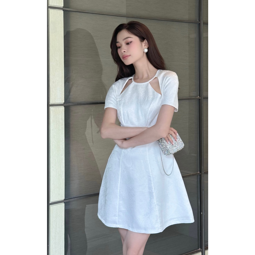 Ảnh Đầm Xòe Dự Tiệc Tay Ngắn Cổ Yếm Cut out Sang Trọng BBSTOR'S - D3557 4