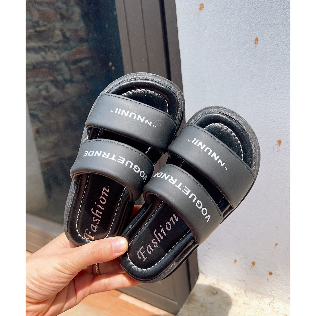 dép lê cho bé gái  đi chơi thời trang kiểu dáng thể thao 2 quai chắc chắn da PU mềm êm chân siêu nhẹ QCCC full box V008