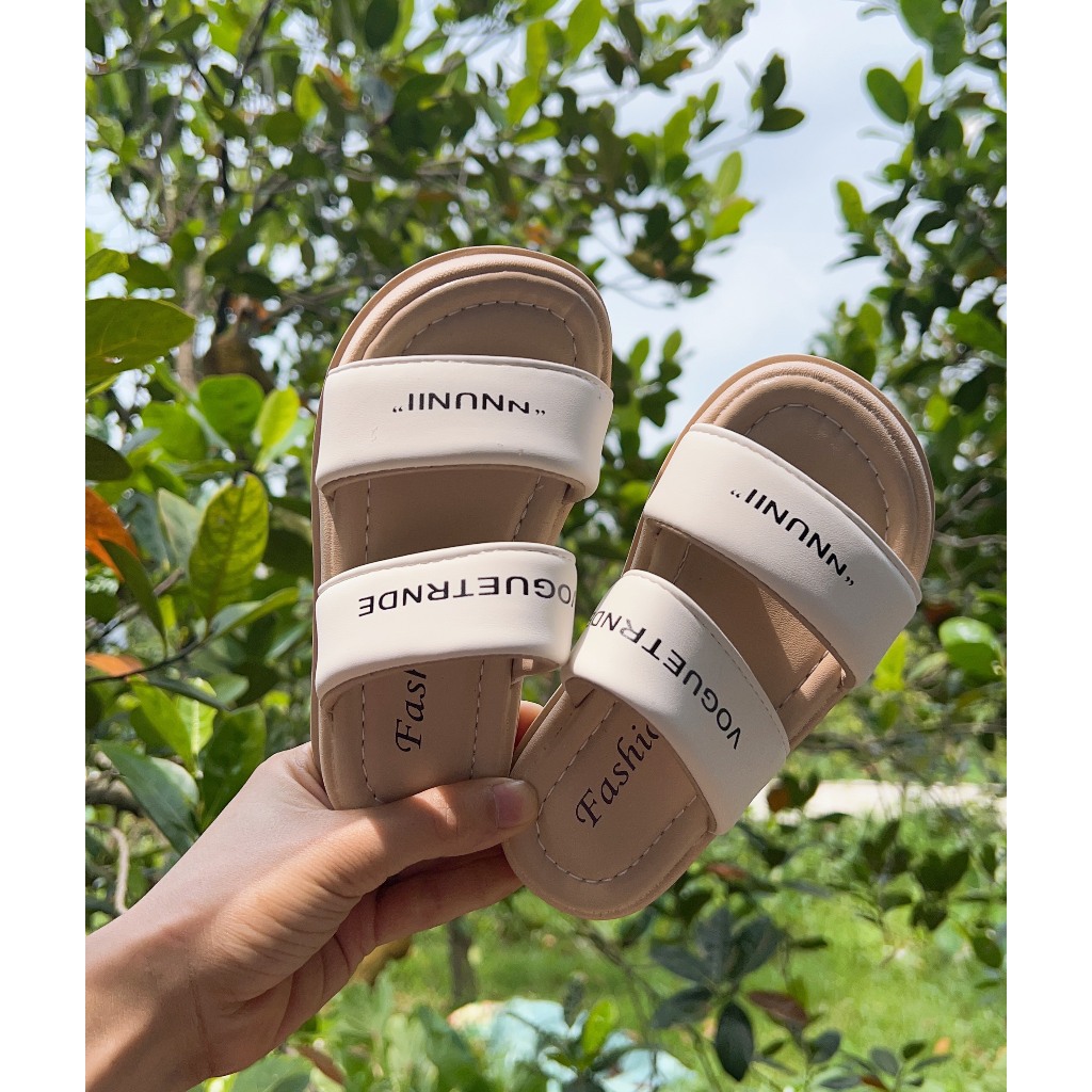 dép lê cho bé gái  đi chơi thời trang kiểu dáng thể thao 2 quai chắc chắn da PU mềm êm chân siêu nhẹ QCCC full box V008