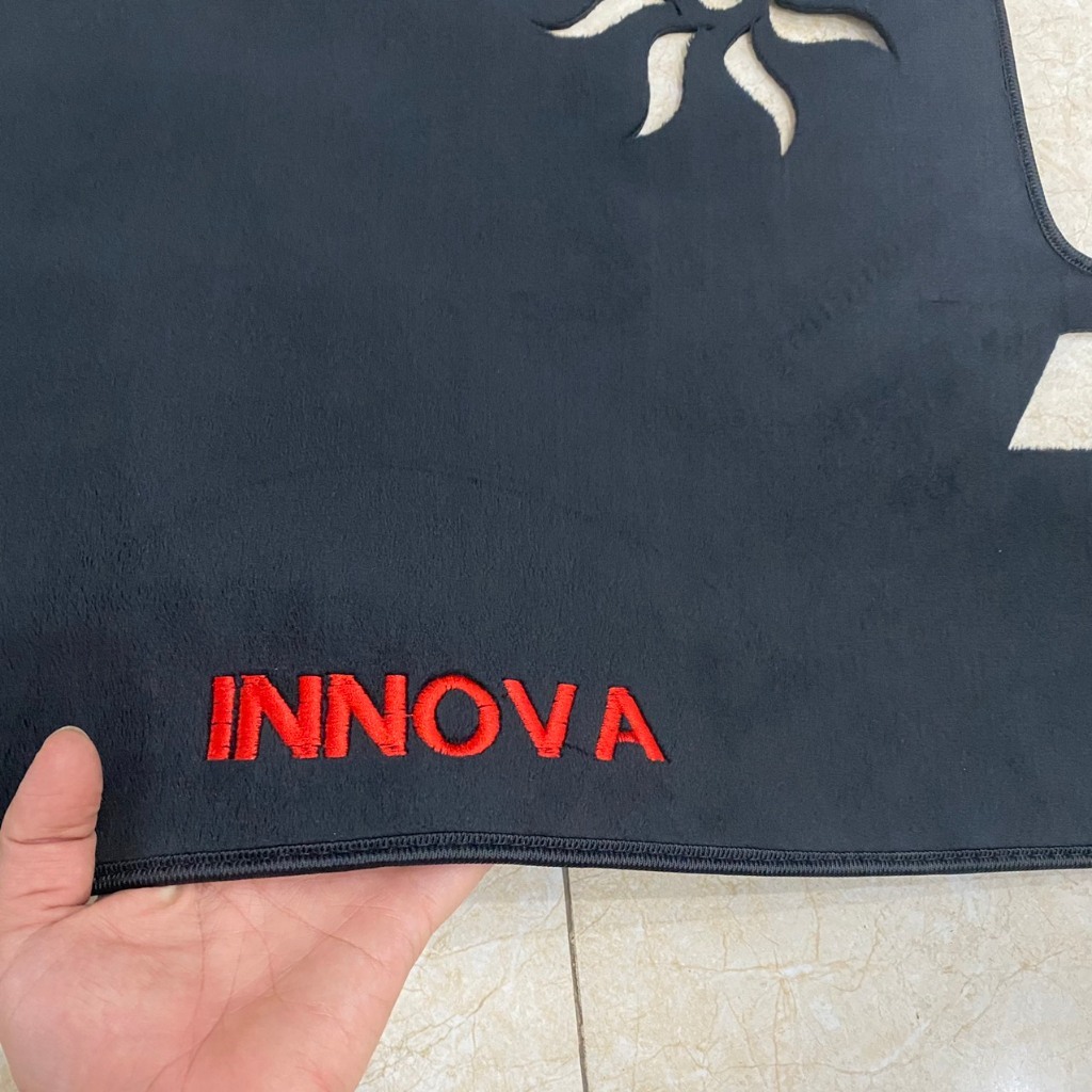 Thảm Taplo Nhung INNOVA CROSS 2023 2024 2025 Lông cừu, chống nóng tốt, chống trơn trượt, vừa khít theo xe