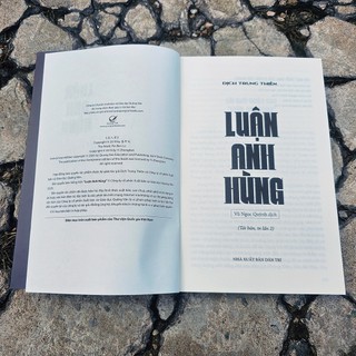Sách Luận Anh Hùng - Tái Bản 2024