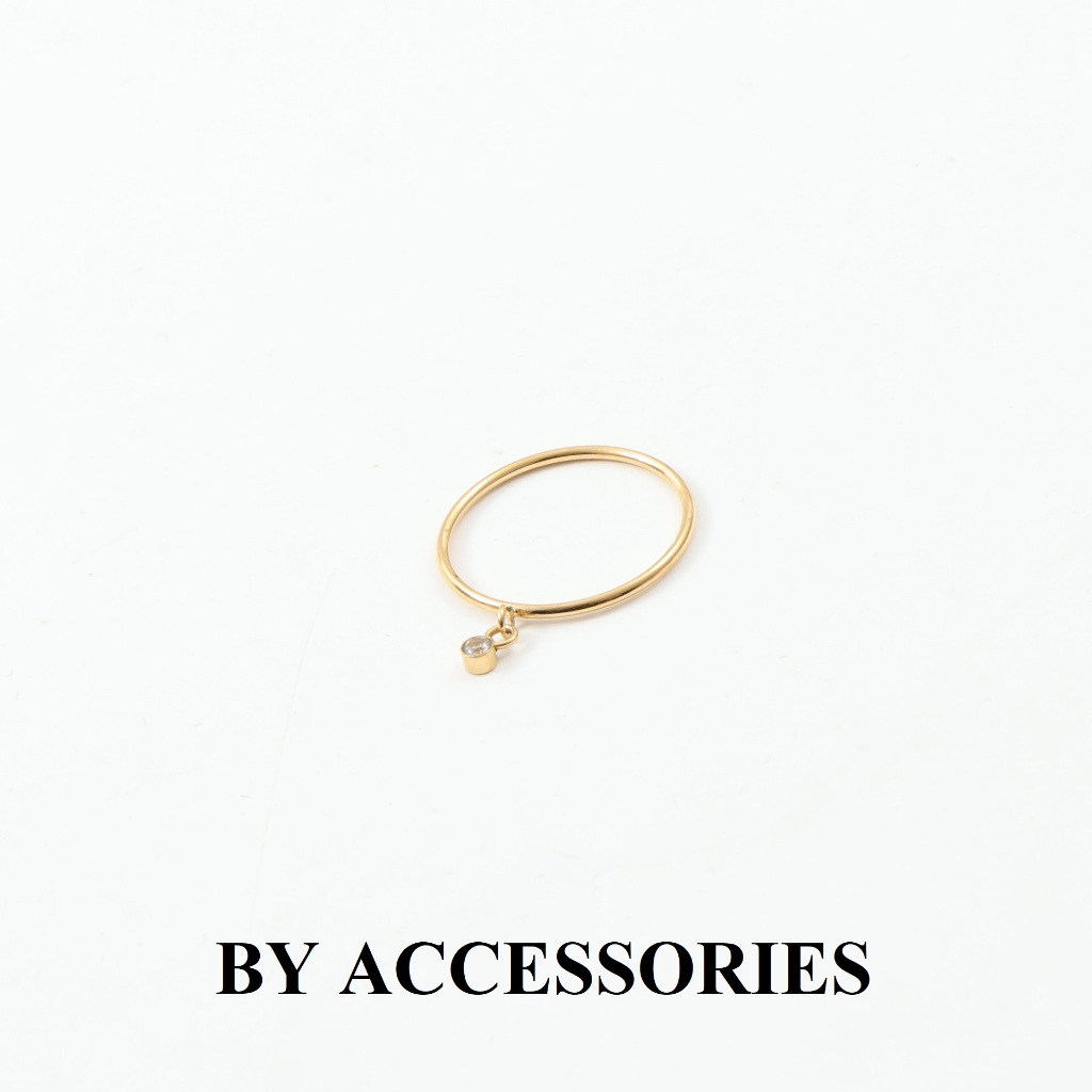 Nhẫn nữ titan tròn mảnh mạ vàng 18K phối charm nhỏ đính đá trắng tòn ten không gỉ WR2435 BY ACCESSORIES