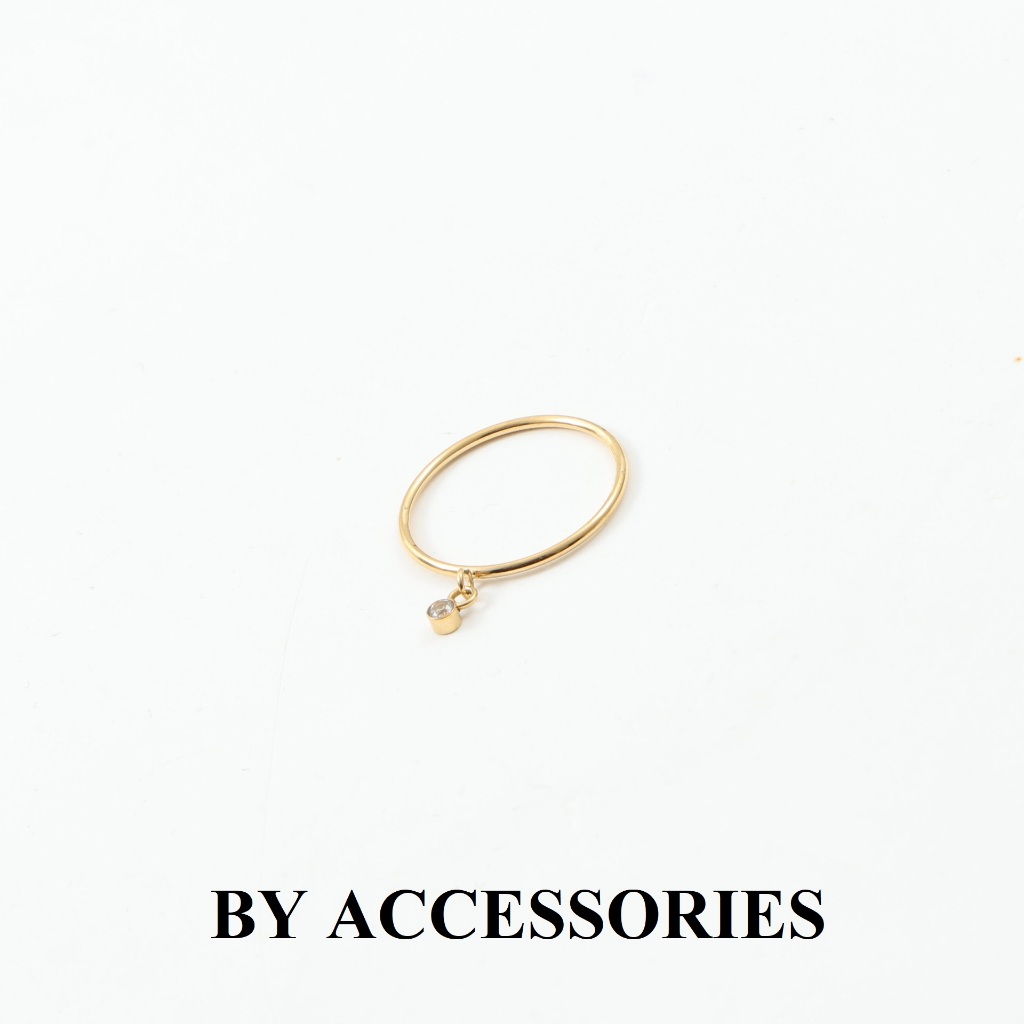 Nhẫn nữ titan tròn mảnh mạ vàng 18K phối charm nhỏ đính đá trắng tòn ten không gỉ WR2435 BY ACCESSORIES