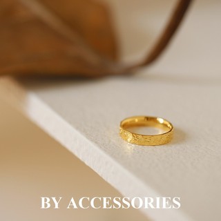 Nhẫn nữ unisex titan tròn mặt chạm họa tiết vảy rồng mạ vàng không gỉ WR2434 BY ACCESSORIES