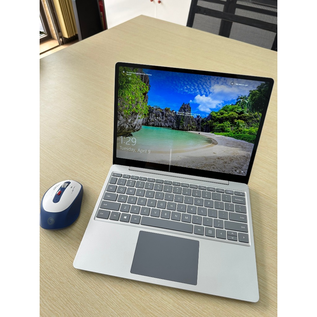 Microsoft Surface Laptop Go 3, Ordenador Portátil de 12.4, Intel Core
