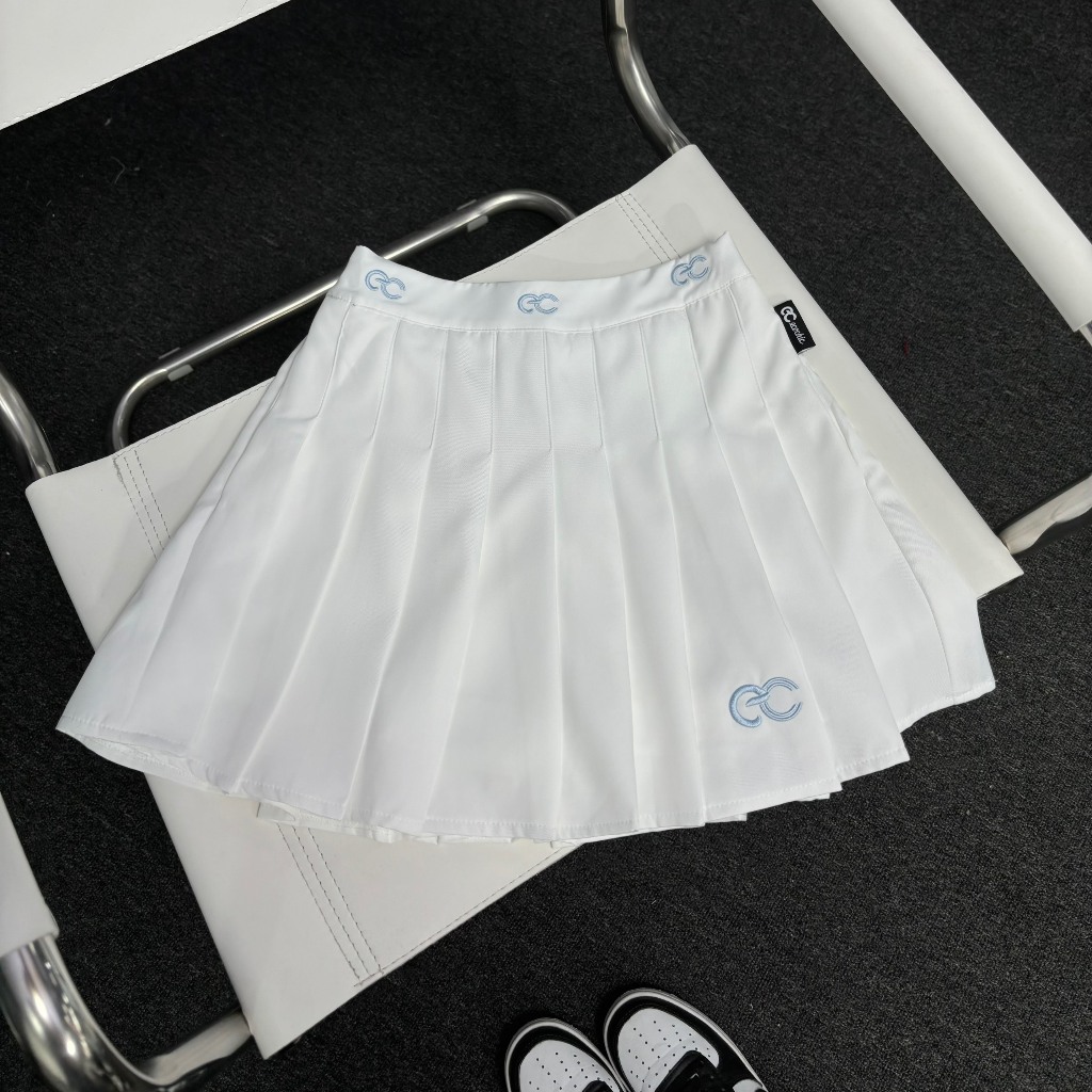 Chân Váy Tennis Xếp Ly Chính Hãng ECOCHIC Logo Thêu Dáng Xoè Ngắn Cạp Cao Có Lót Trong Màu Trắng Be Than B037