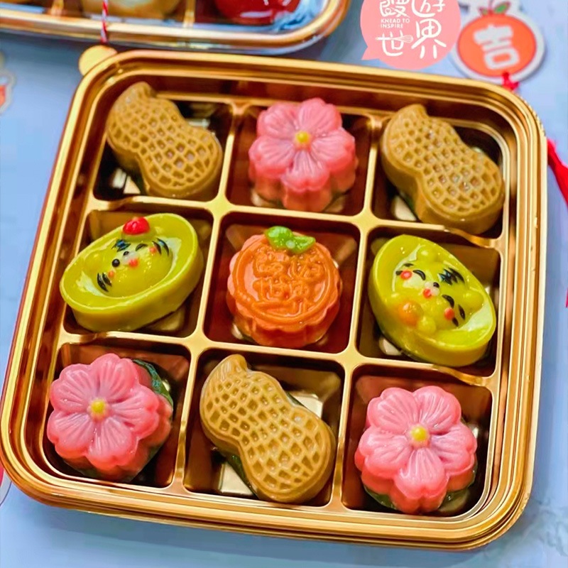 [10-50 cái] Hộp nhựa/Khay 9 ô đế vàng nắp trong T450 đựng bánh Dứa, Mochi, bánh trung thu-BB206
