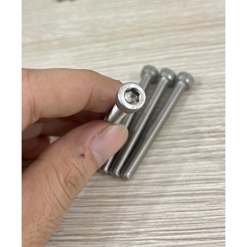 Ốc bắt Gù lục giác inox đầu trụ 304 M6 x 60 ( Giá 2 con ) | Shopee Việt Nam