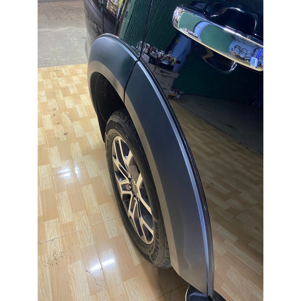 Ốp cua lốp xe Ford Everest 2023-2024 , Mẫu trơn bản to có cảm biến, Nhựa cứng ABS, trang trí bảo vệ viền bánh