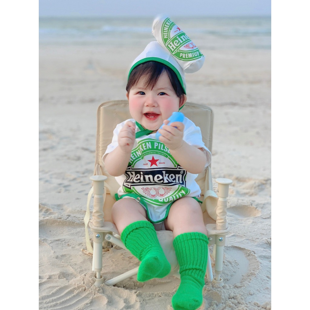 (HÀNG CÓ SẴN) Bộ bodysuit cover Bia lon kèm mũ, tặng kèm tất xanh chống trượt cho bé trai, bé gái, sơ sinh chất vải đẹp