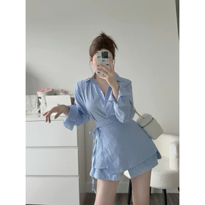 MIU.STUDIO | Set 2 món : Áo sơmi xanh kẻ dài tay kèm chân váy ngắn đắp tà kèm đai quấn eo siêu tôn dáng điệu đà