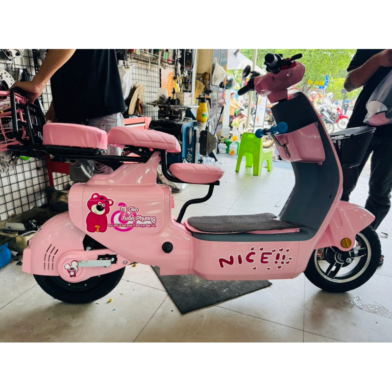Tem Xe điện Lotso