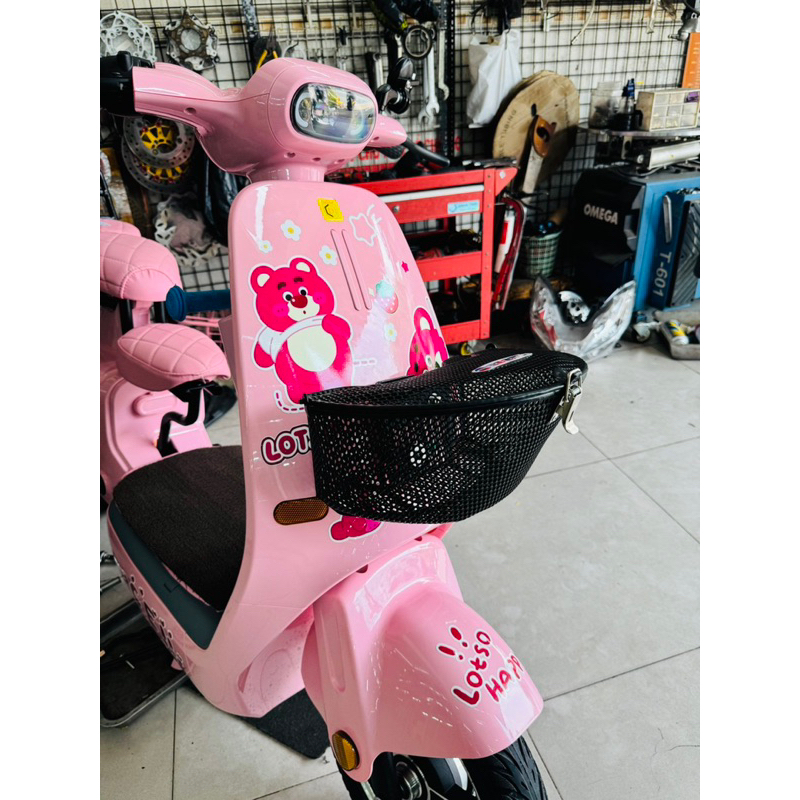 Tem Xe điện Lotso