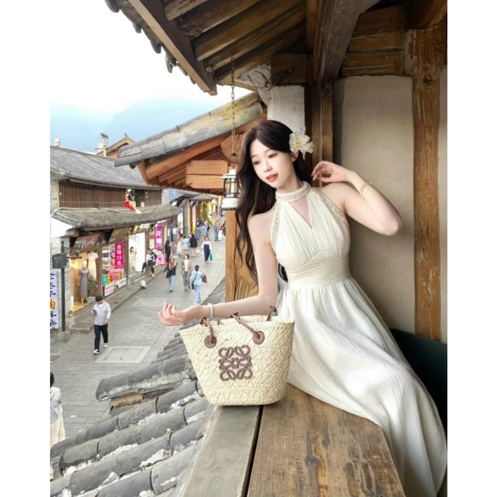 🌽 ĐẦM TIỆC XINH - Đầm cổ yếm viền ngọc xẻ tà đũi tơ 🔥𝐇𝐨𝐚̉ 𝐓𝐨̂́𝐜🔥 𝐌𝐄𝐎𝐈𝐍𝐃𝐀𝐇𝐎𝐔𝐒𝐄 (VUI LÒNG IB MÈO ĐỂ ĐƯỢC TƯ VẤN KÍ Ạ)