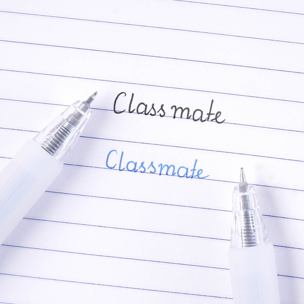 Bút Bi Nước Bút Gel Mực Bấm Ngòi ST 0.5mm Classmate Bút Nước Mực Đen Xanh Mực Đều Nét Trơn Ghi Chép Luyện Thi CL-GP112