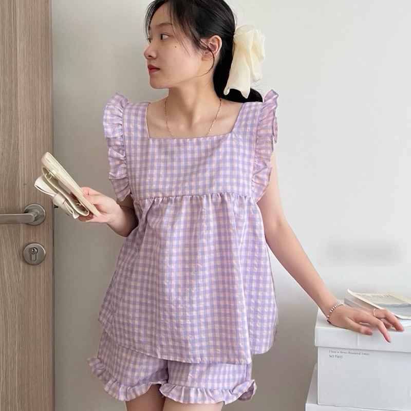 Tím Cổ Vuông