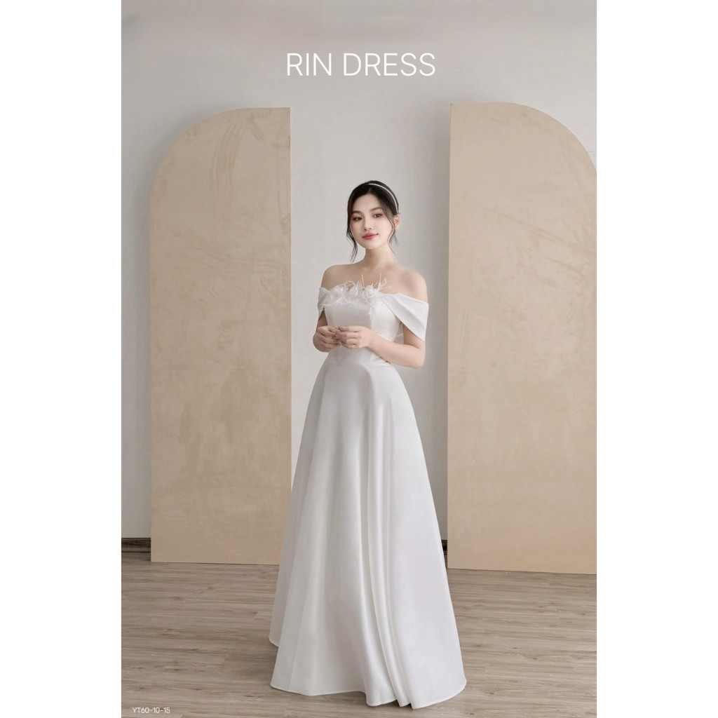 Váy cô dâu thiết kế RIN DESIGN bản vai ngang , dáng xuông chạm đất ...