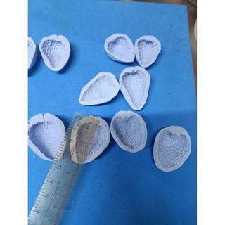 Khuôn silicon trái dâu tây KT dài 3_3.8cm,tùy trái(giao ngẫu nhiên )