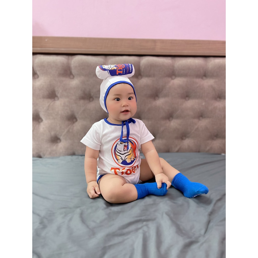 (HÀNG CÓ SẴN )Set bodysuit Bia Ken và Tiger  lon kèm mũ, tặng kèm tất màu chống trượt cùng viền cho bé trai, bé gái