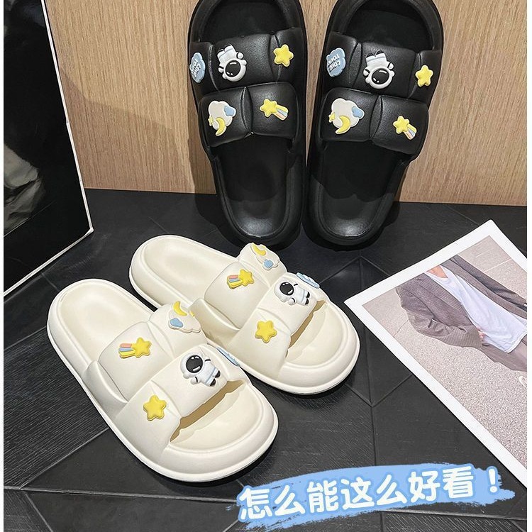 Dép CHAO quai ngang gắn sticker Phi hành gia chống trơn trượt