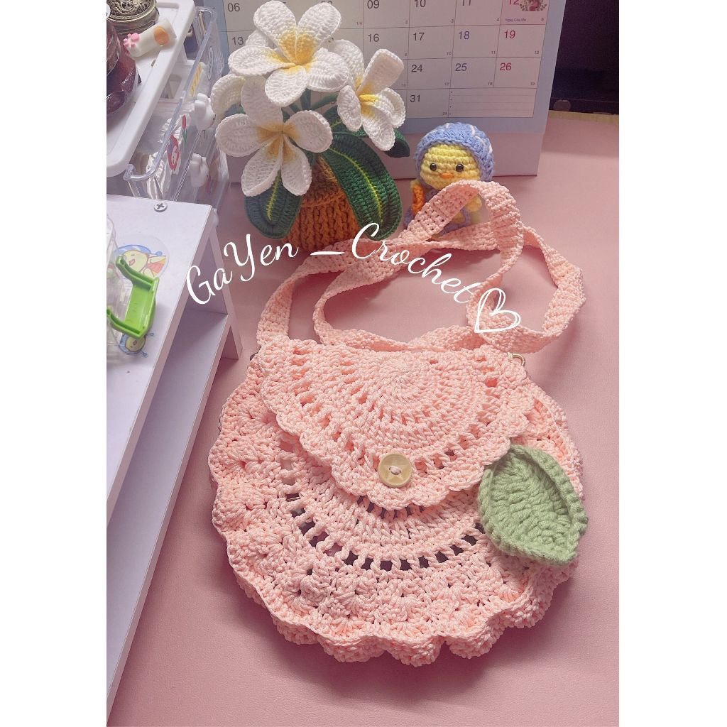 Túi đeo chéo handmade tròn bằng sợi dệt. Túi móc len hoạ tiết tiểu thư ...