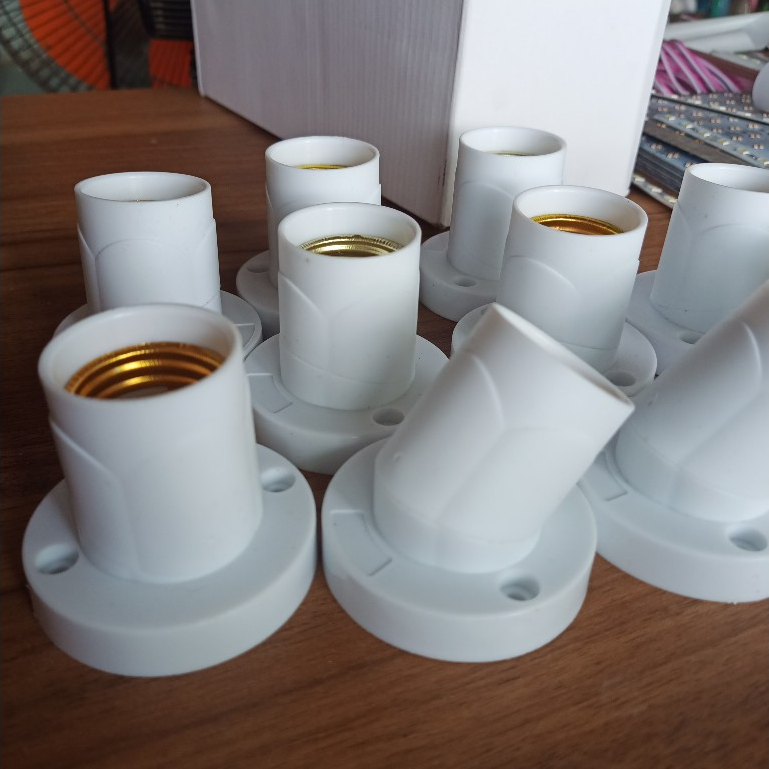Đui đèn xoáy đa năng E27 có thể chỉnh xéo hoặc thẳng