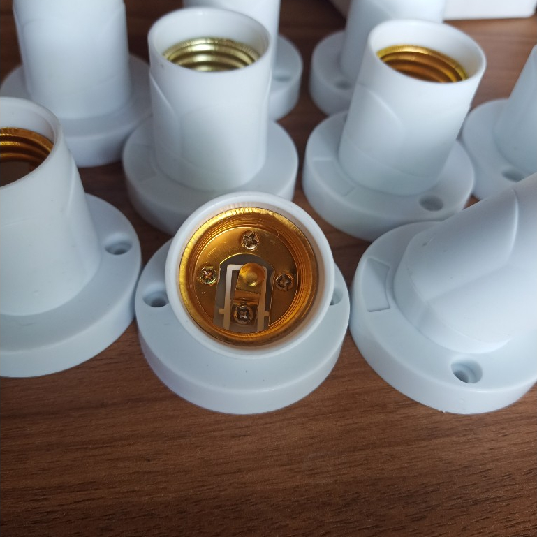 Đui đèn xoáy đa năng E27 có thể chỉnh xéo hoặc thẳng