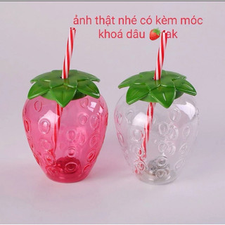 T&T0058 Bình nước dâu tây,cốc đựng nước kèm ống hút và móc khoá dâu tây xinh