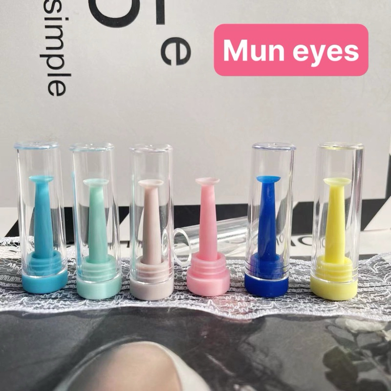 Cây đeo lens có hộp vệ sinh chui liền nắp