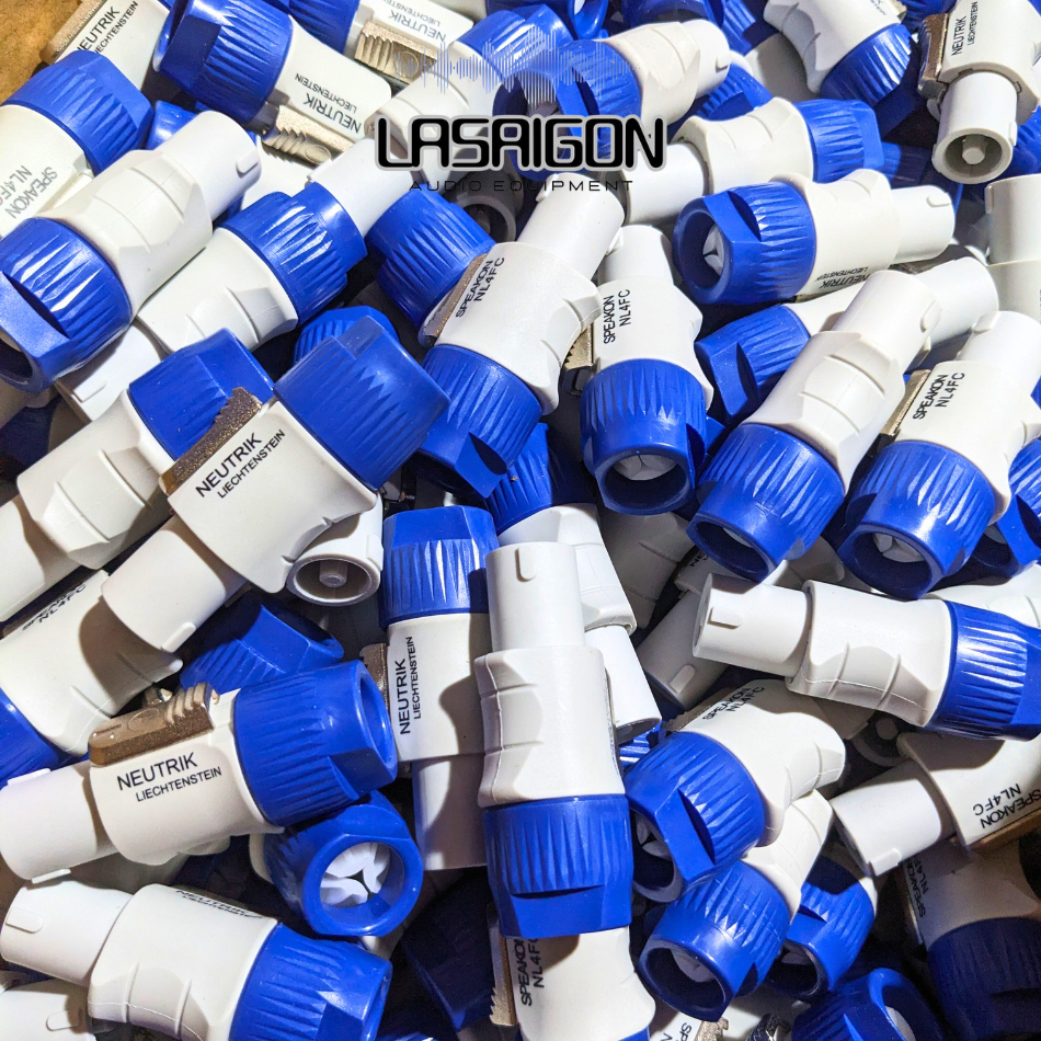 Rắc loa Speakon màu trắng xanh xã hàng số lượng lớn , giá 1 cái