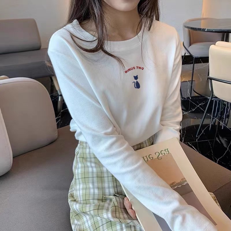 Áo thun nữ tay dài, Cổ tròn chất cotton 4 chiều in hình Mèo nhỏ minus JULY, Áo Phông nữ tay dài phom ôm nhẹ